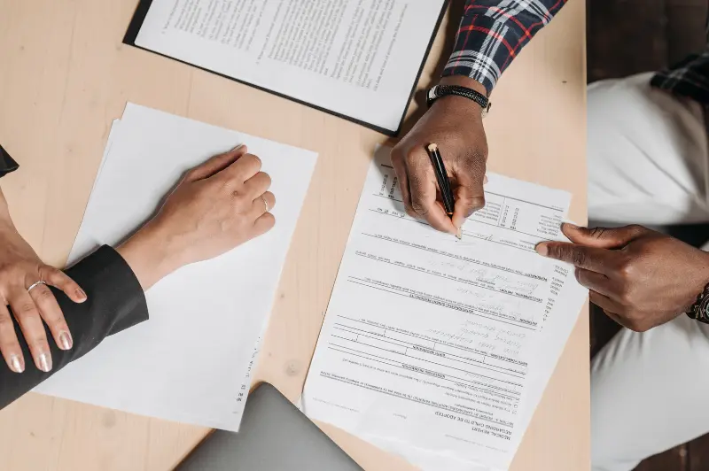 what does a career counselor do